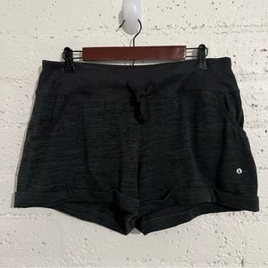 Xersion Womens Shorts L Gray Heathered Cuffed Hem Pull On Drawstring Waist AX9